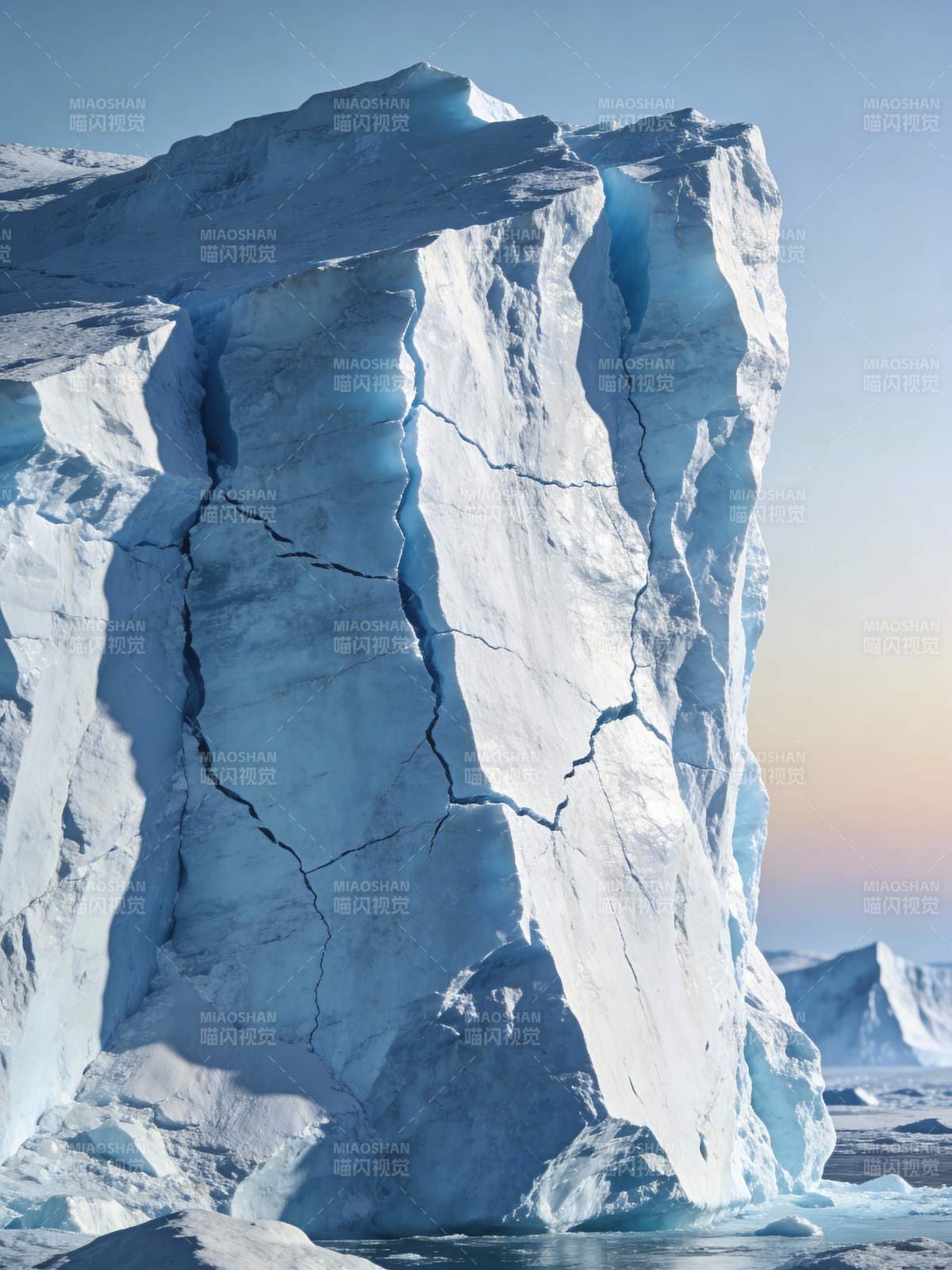 冰山裂痕图片