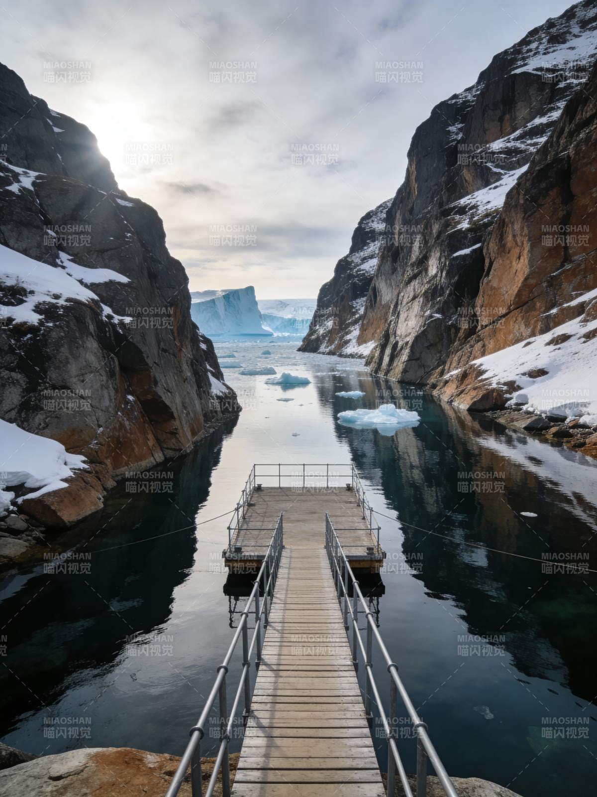 冰川峡谷栈道图片