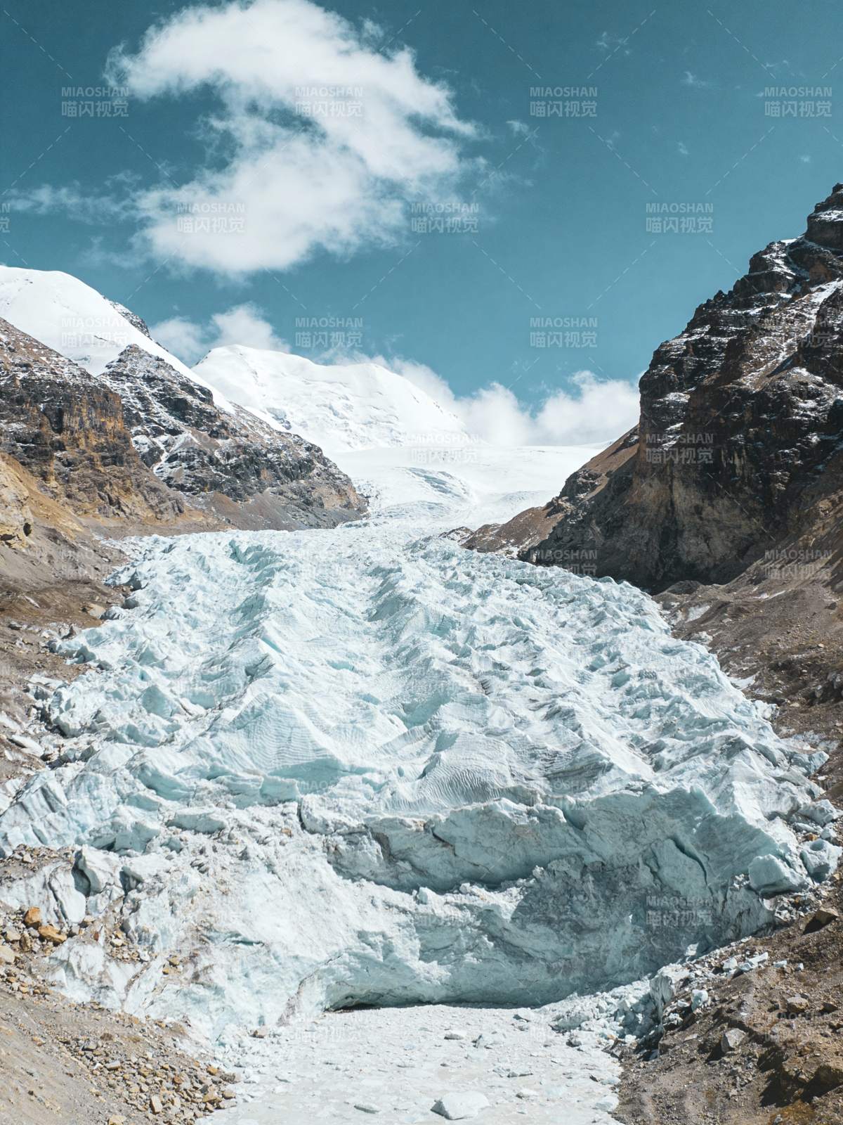 冰川峡谷风光图片