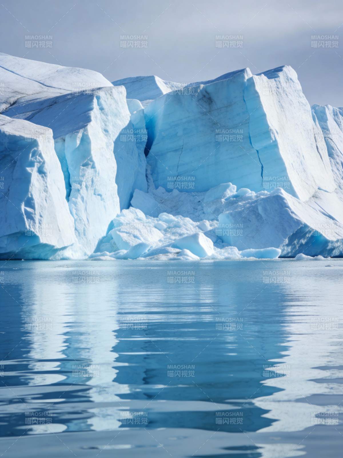 冰川倒影图片