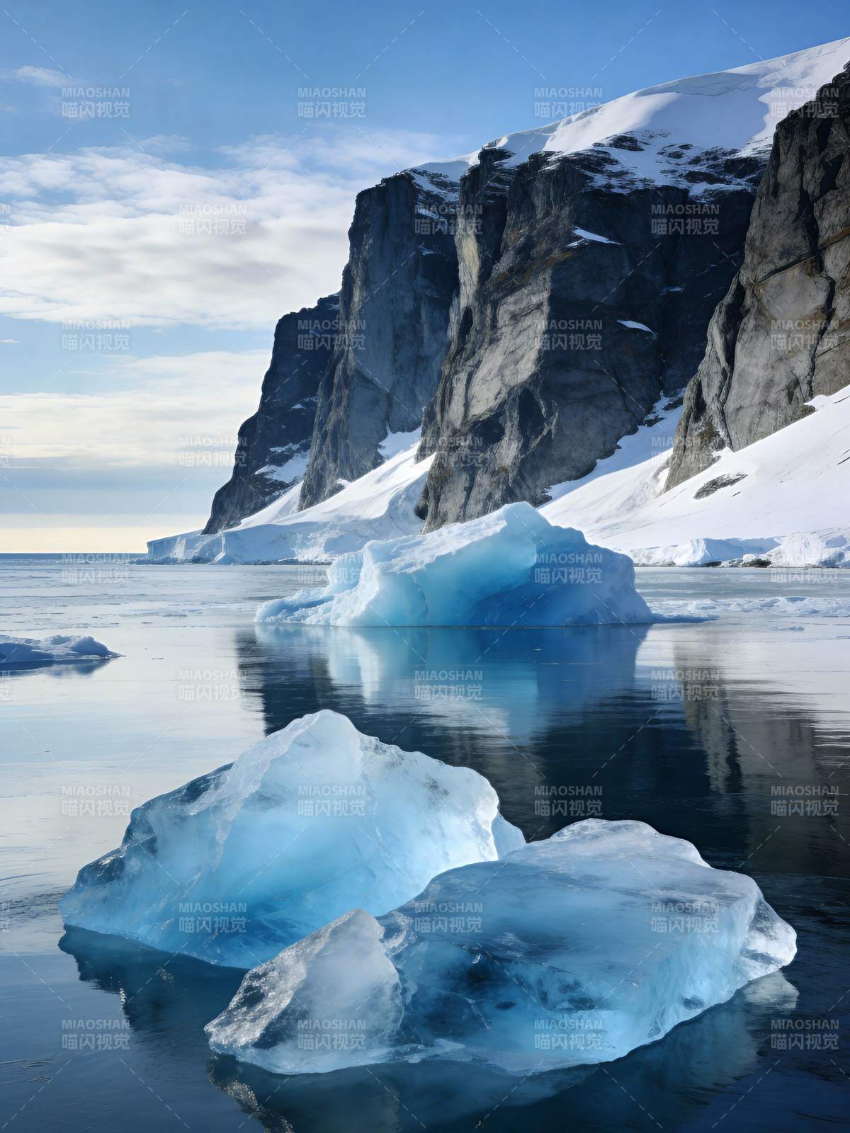 冰川静谧湖景图片