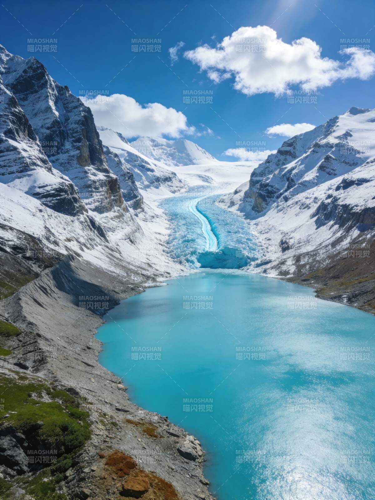 冰湖雪山奇景图片