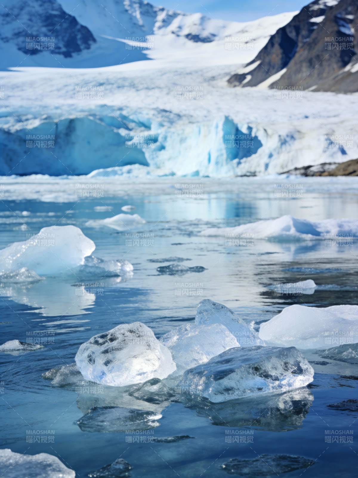 冰川湖景图片
