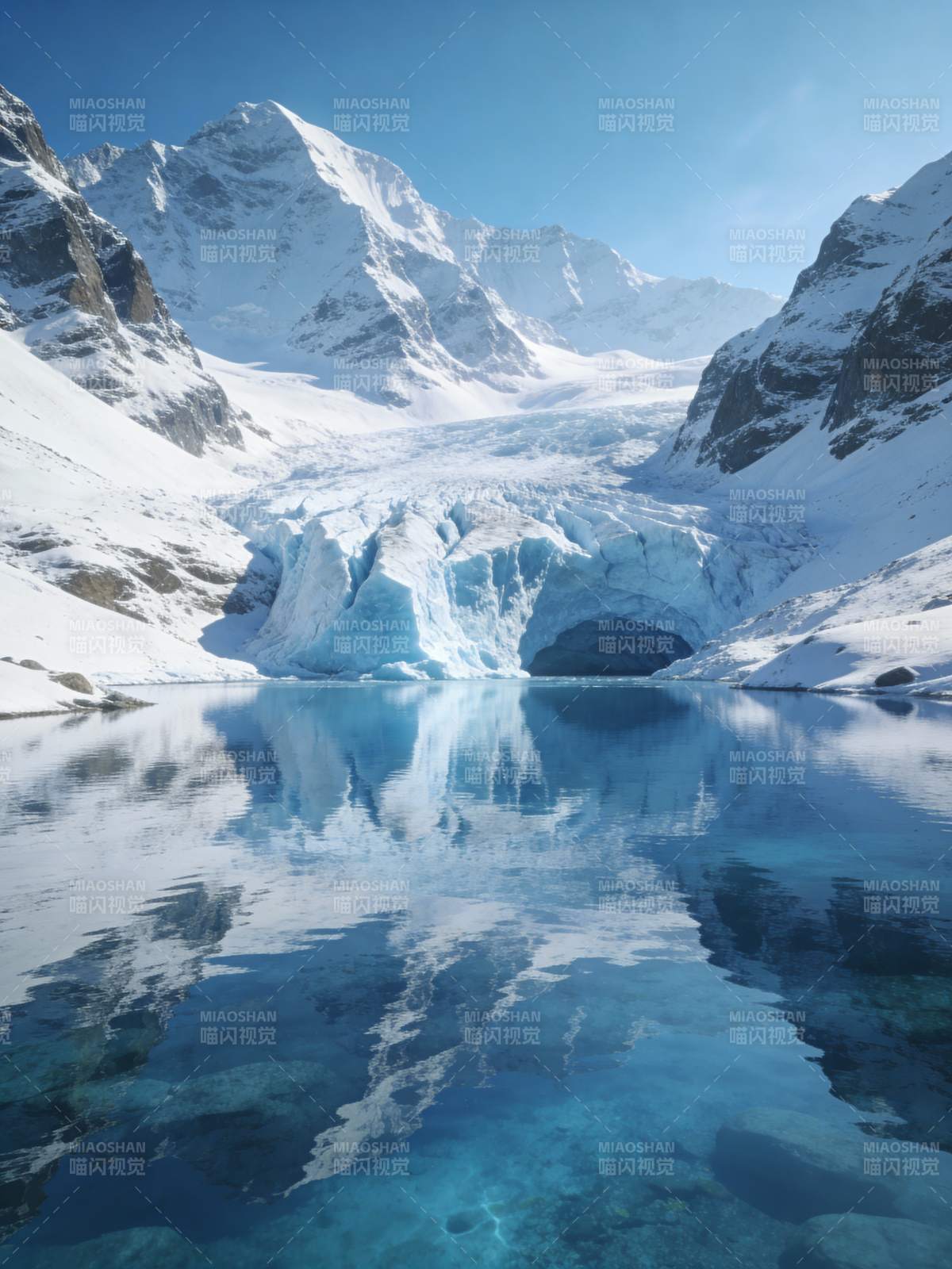 冰湖映雪峰图片