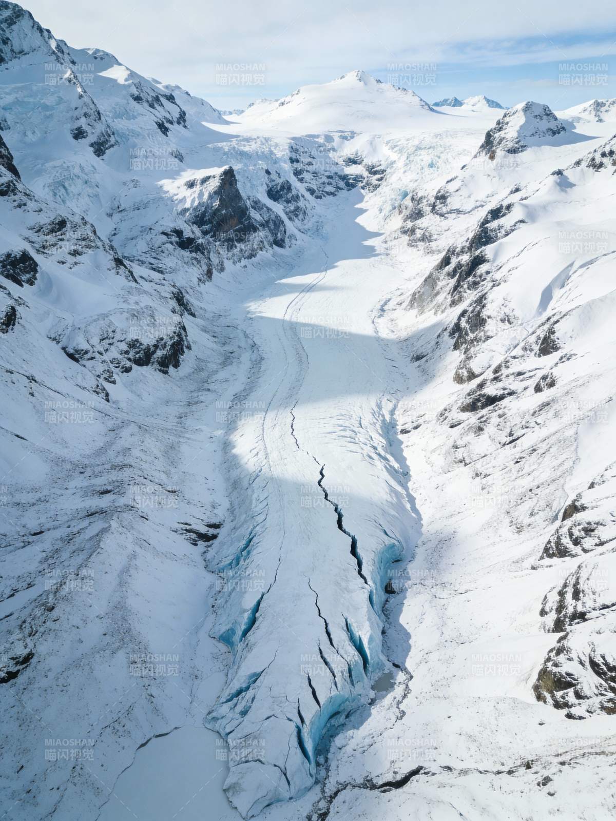 冰川峡谷雪峰图片