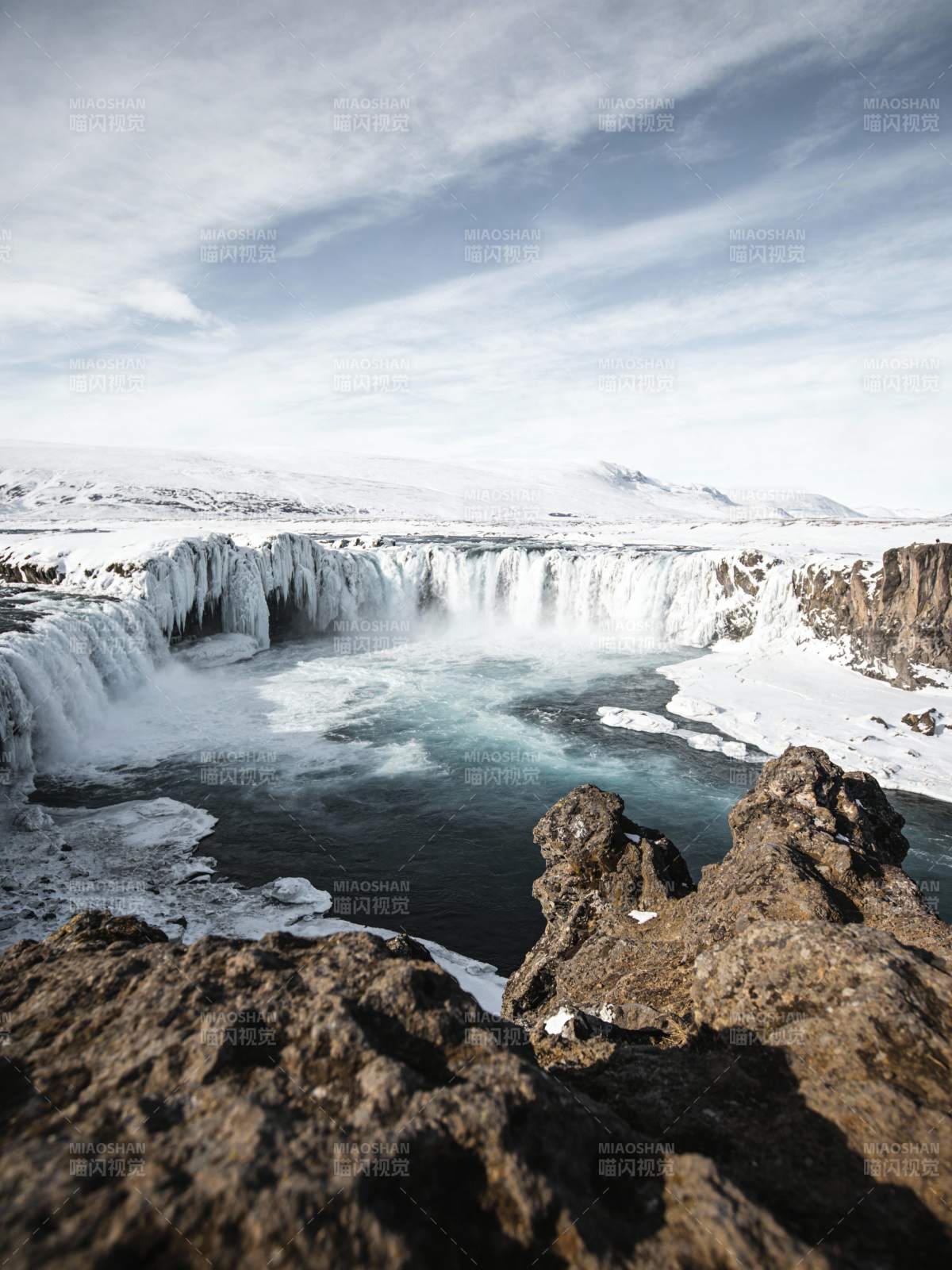 冰川瀑布奇景图片