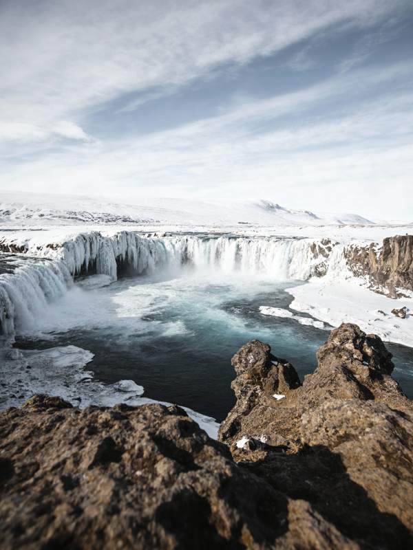 冰川瀑布奇景图片