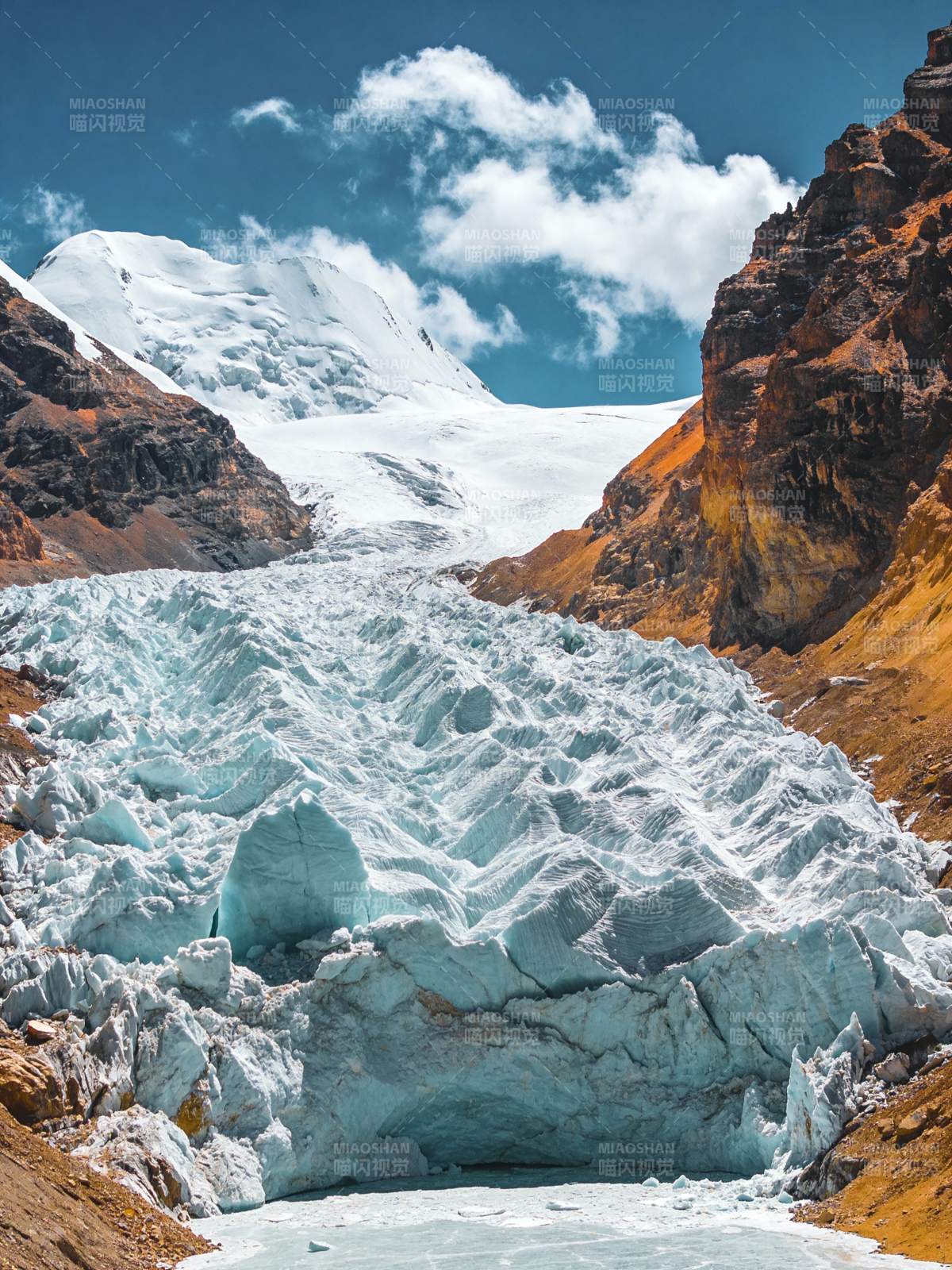冰川峡谷奇景图片