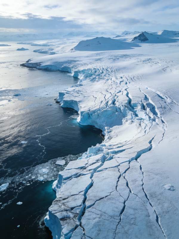 冰川裂隙 极地风光图片