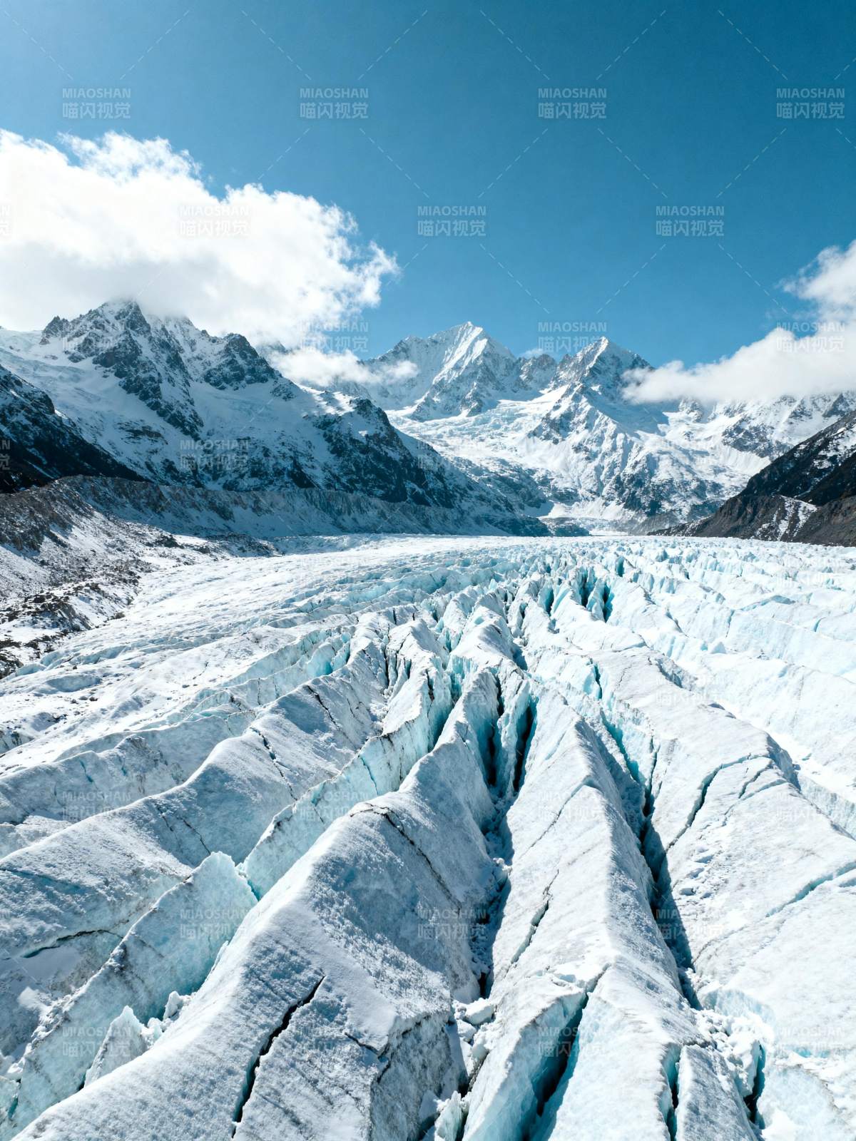 冰川裂谷奇景图片