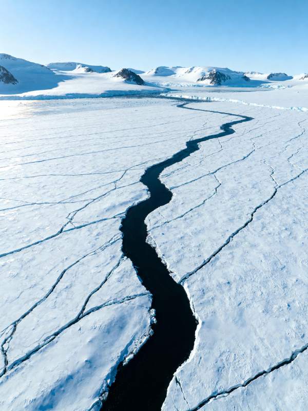 冰裂之河图片