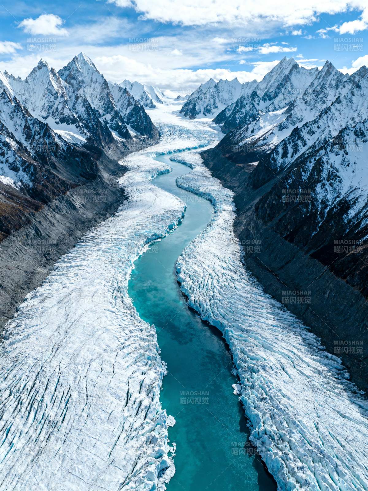 冰川峡谷奇景图片