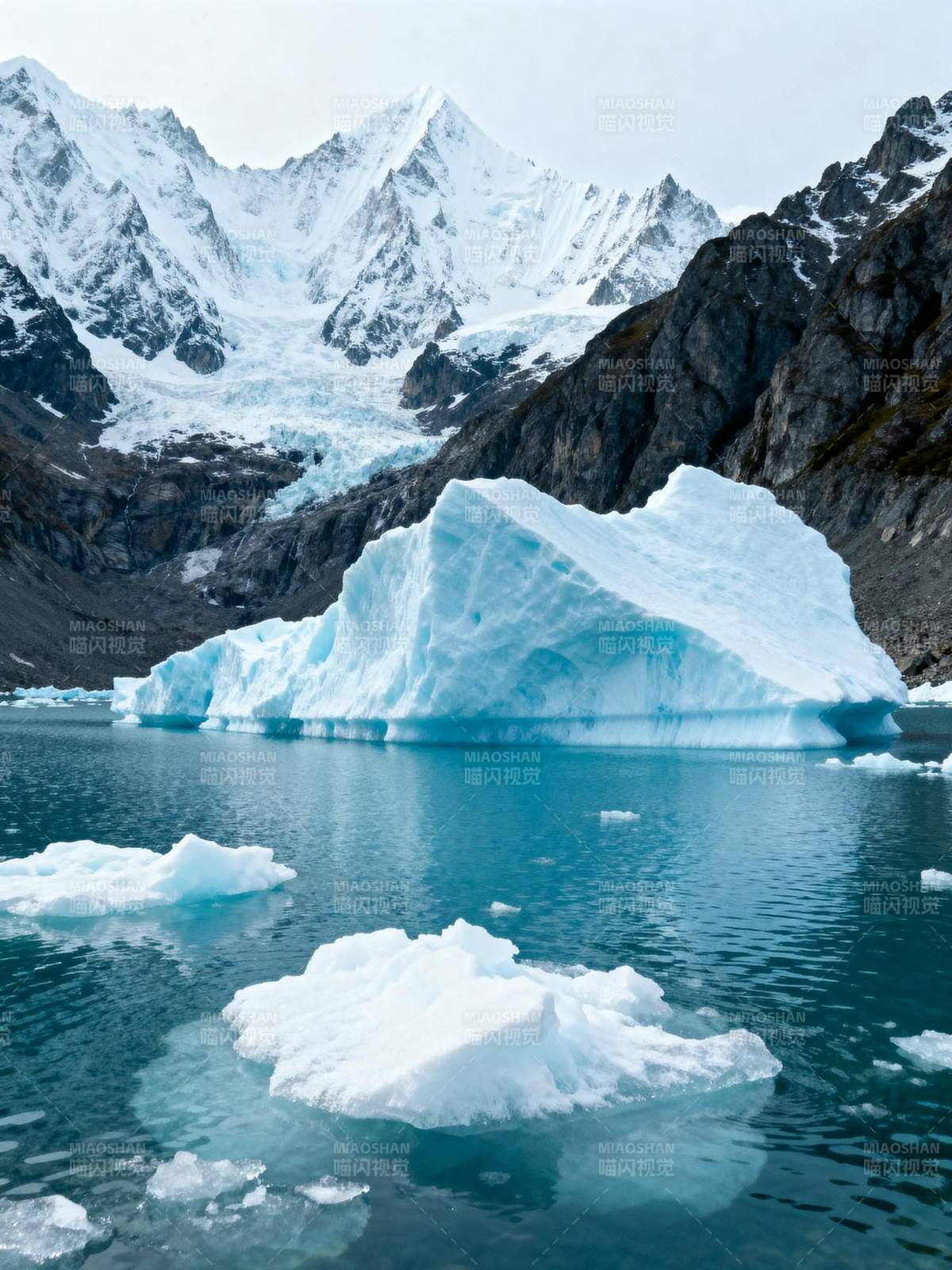 冰川湖景图片