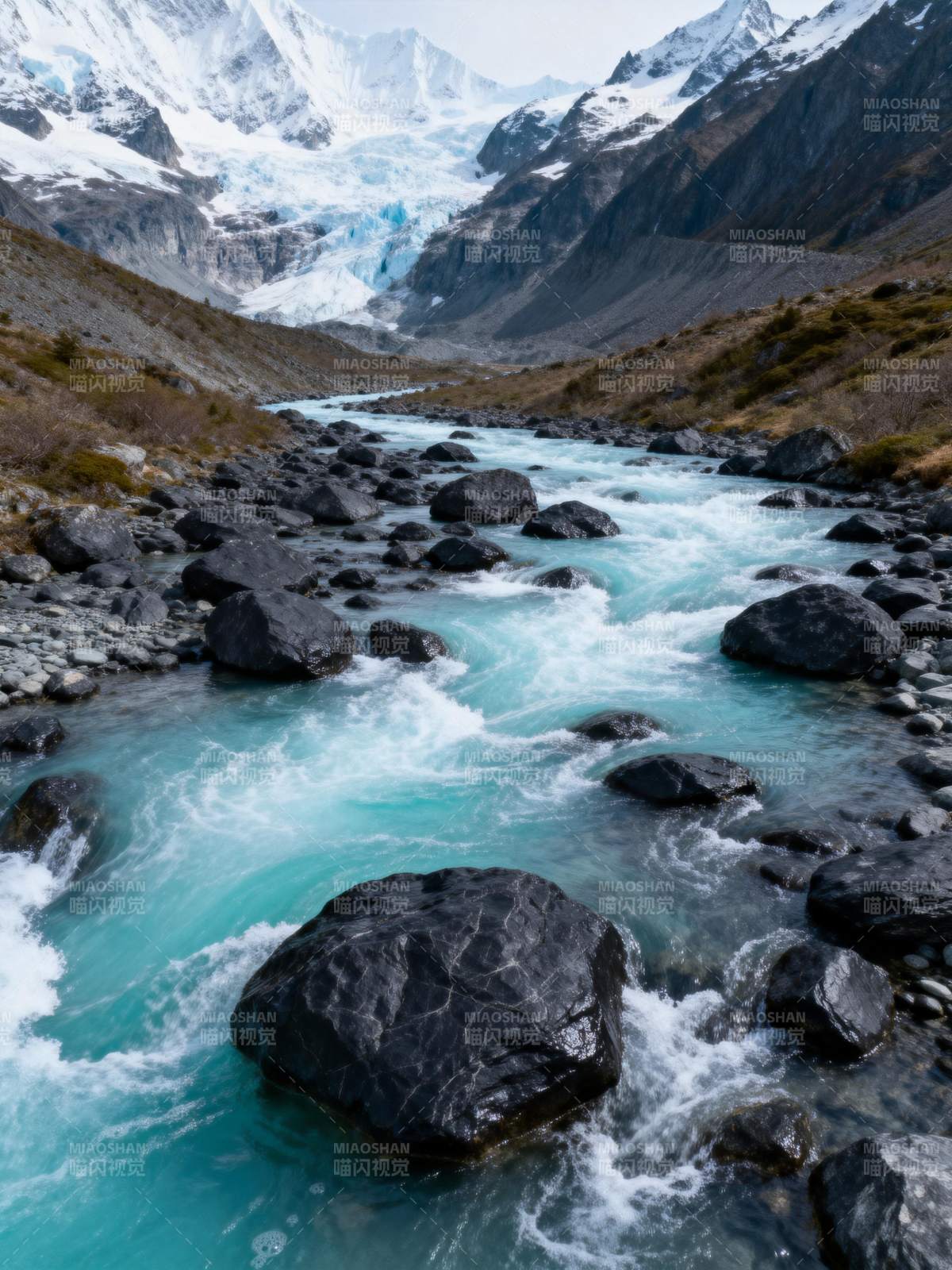 冰川溪流峡谷图片