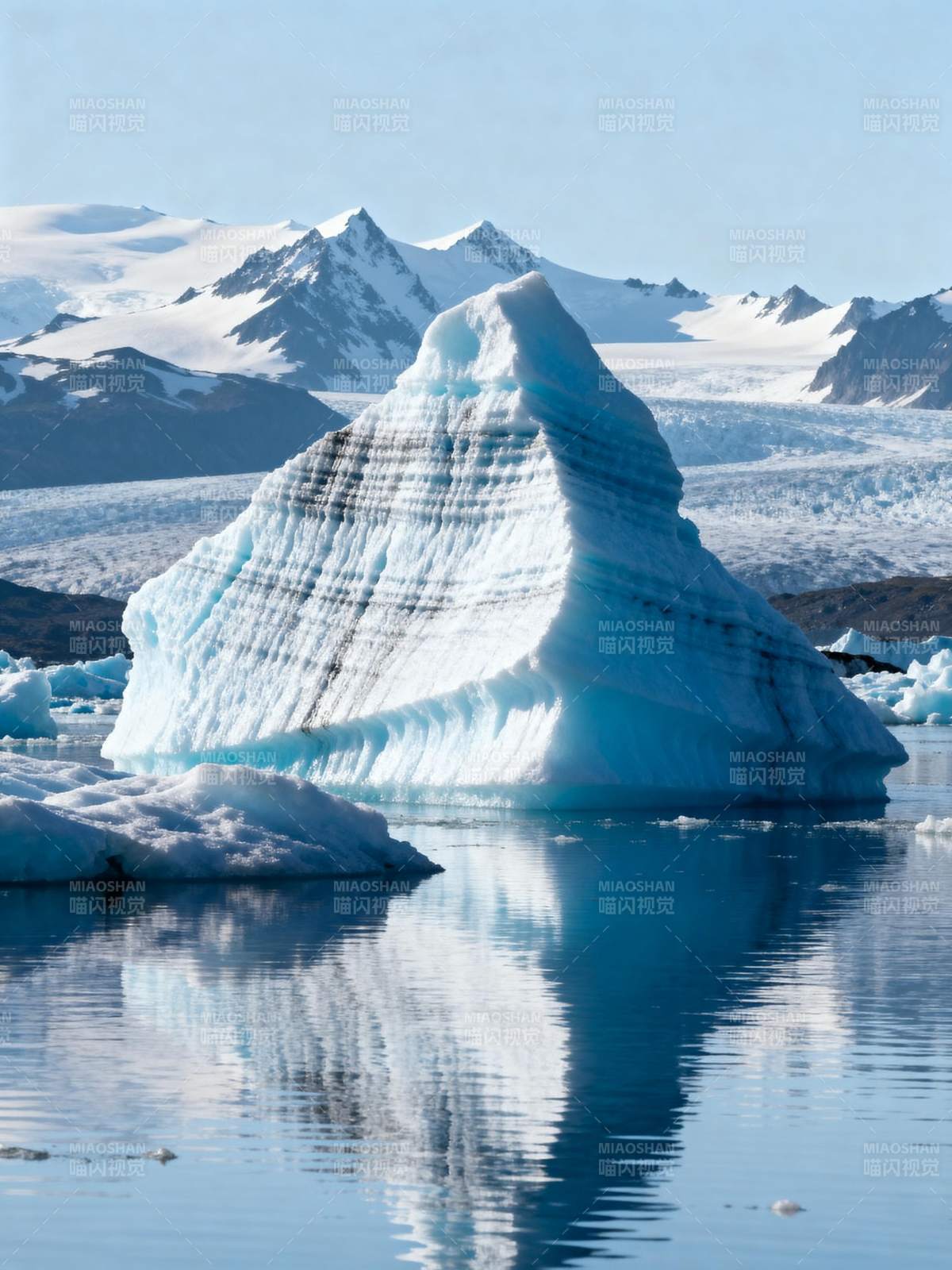 冰山倒影 雪山如画图片