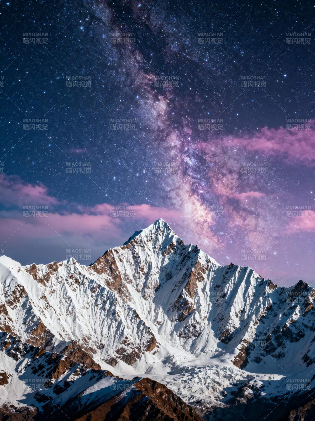 星河映雪峰图片