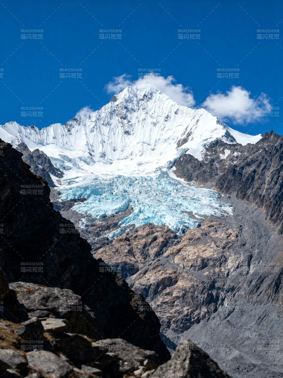 雪山巍峨 冰川壮丽图片