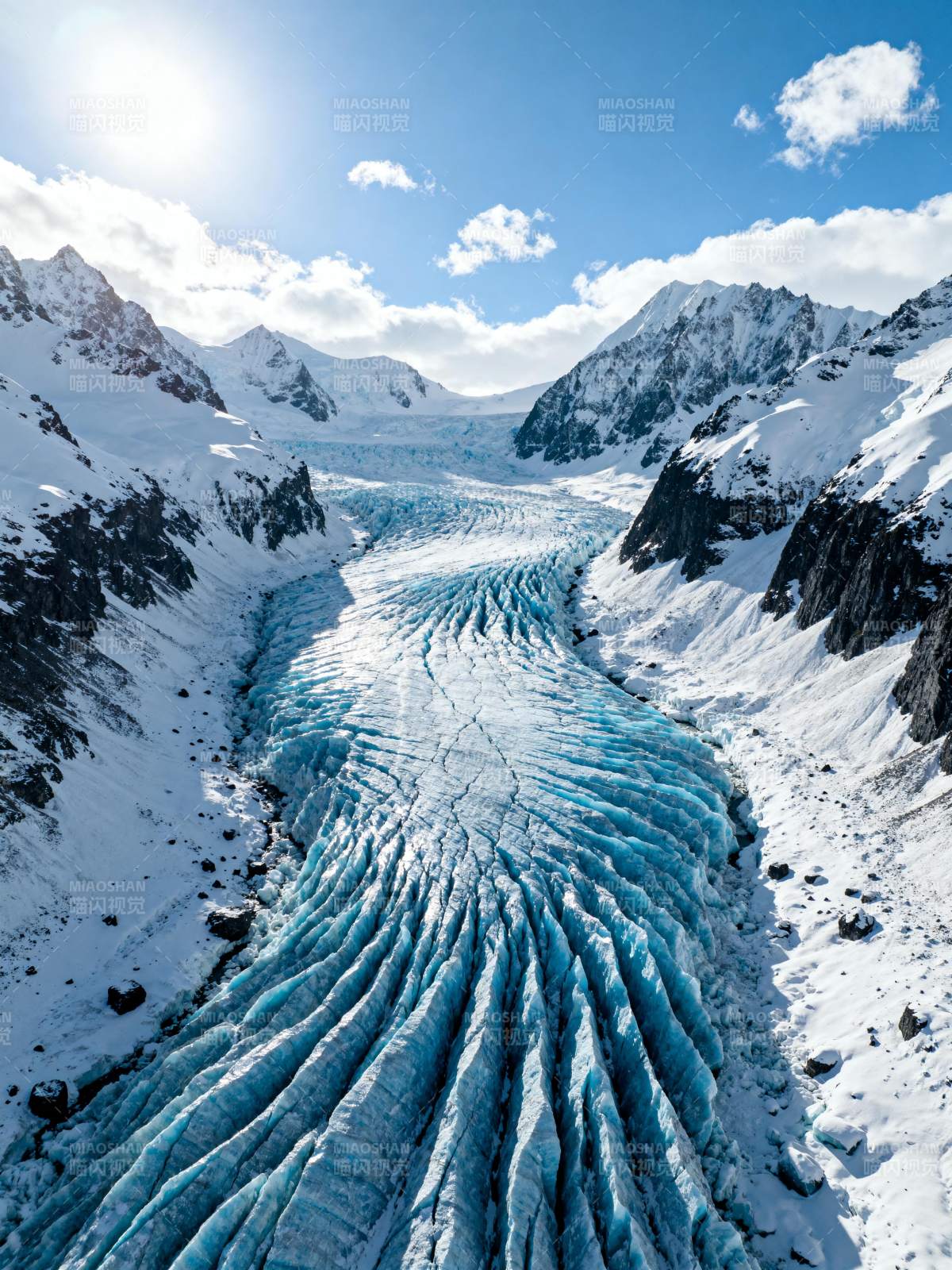 冰川峡谷奇景图片