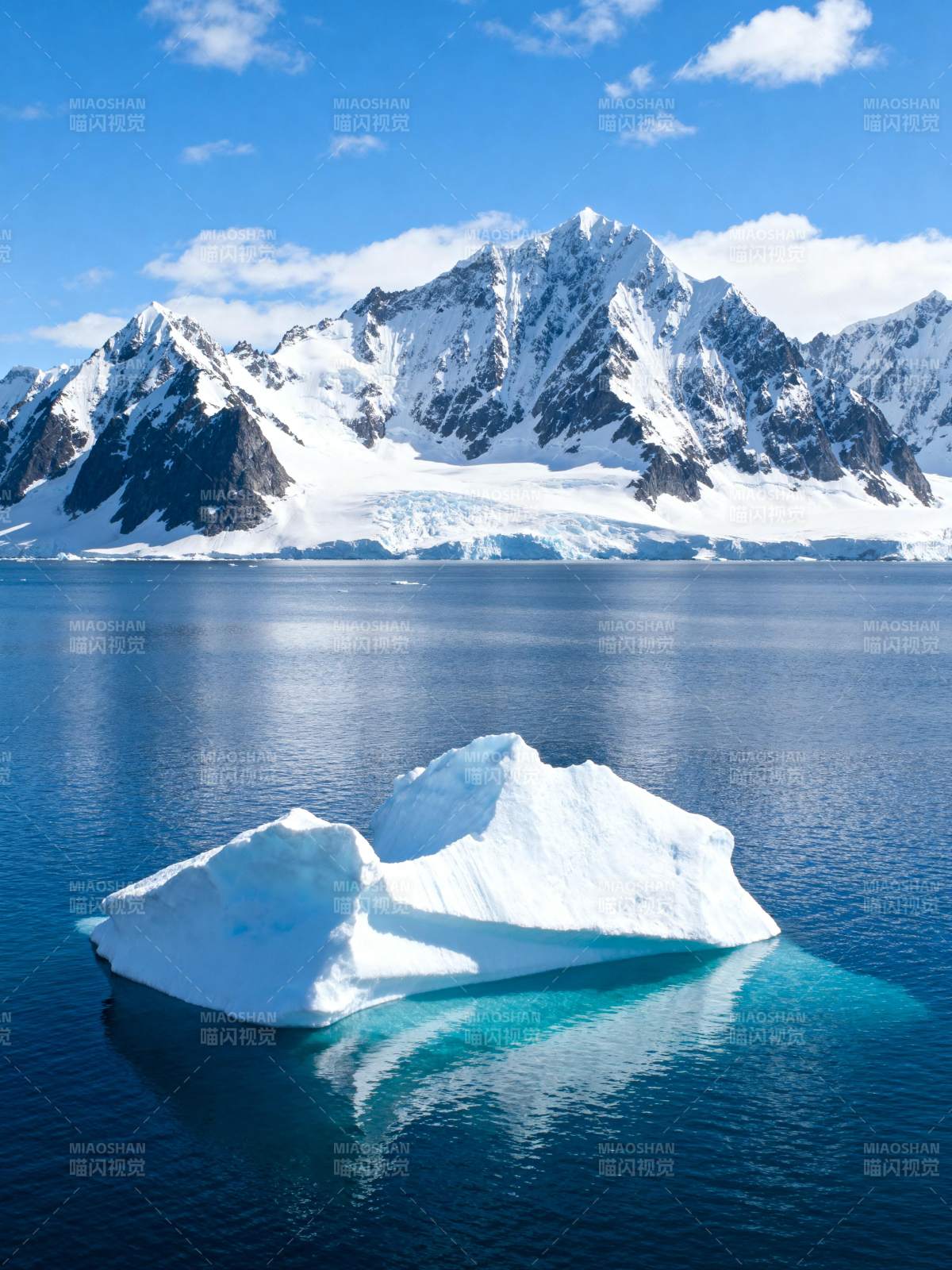 冰山映雪山图片