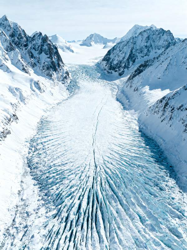 冰川峡谷雪峰图片