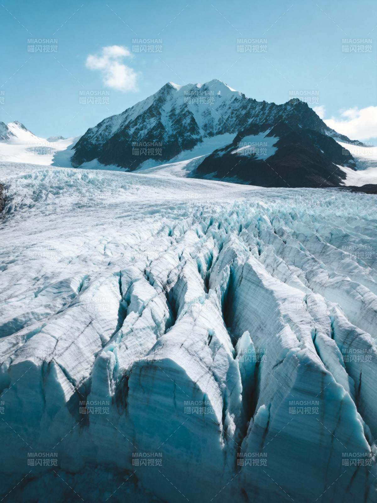 冰川裂谷奇景图片