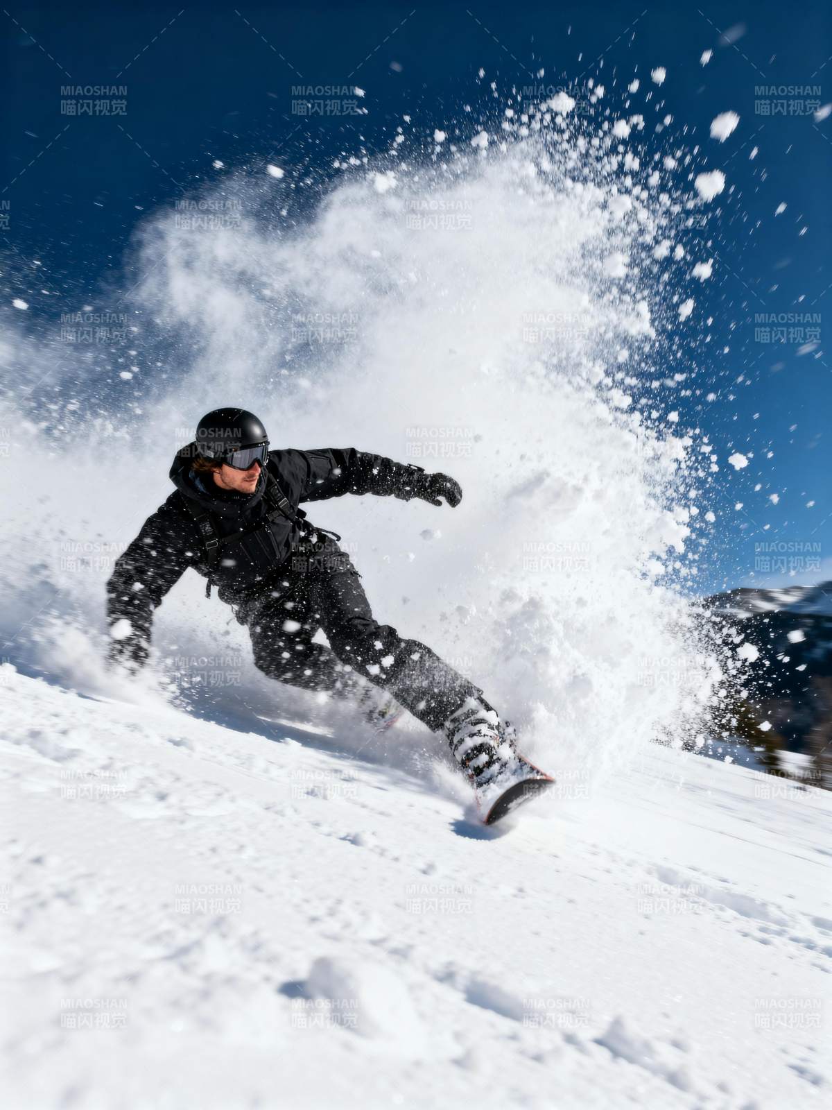 雪地疾驰 激情飞扬图片