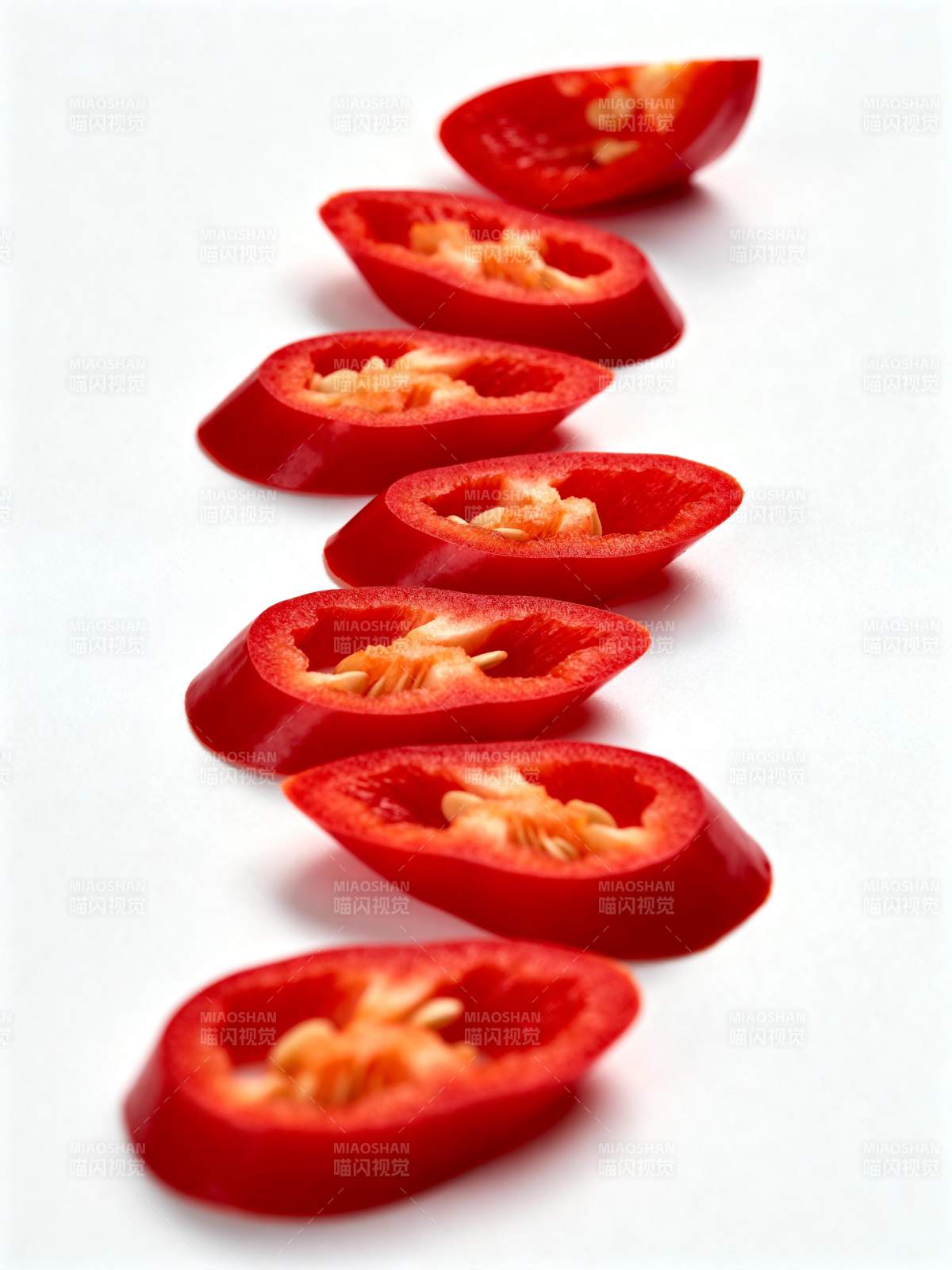 红椒切片排列图片
