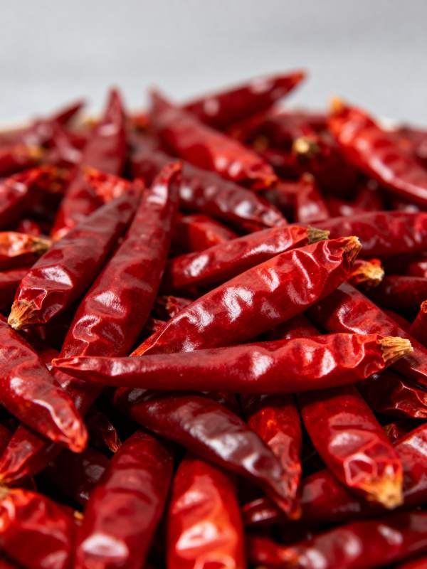 红辣椒堆叠特写图片