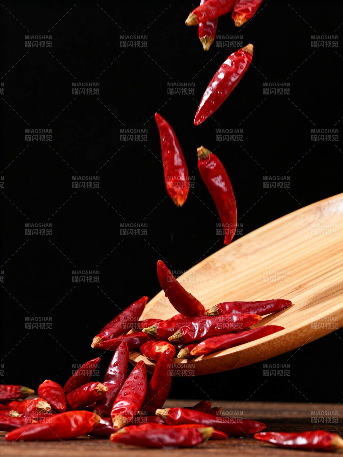 红椒飞溅图片