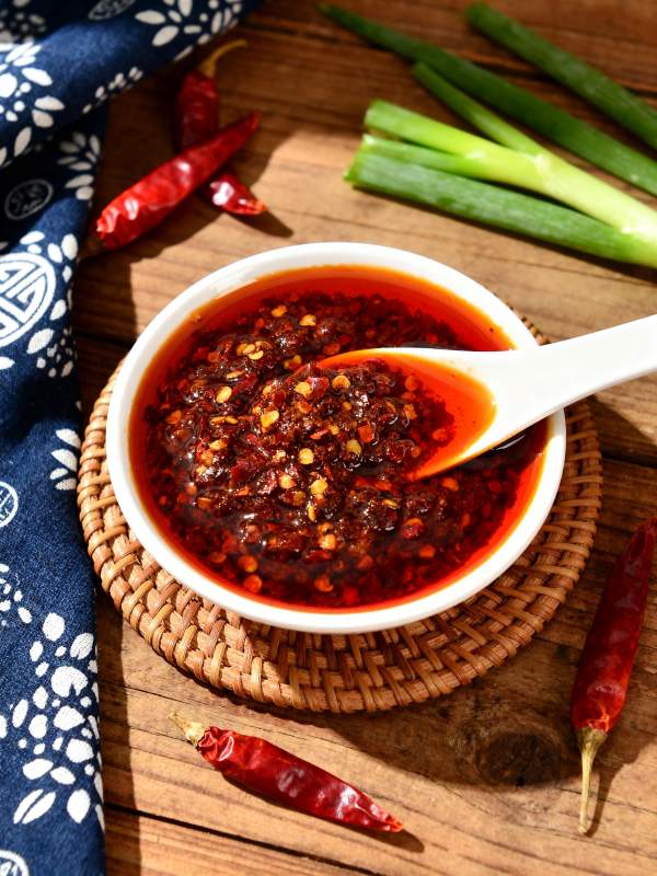 香辣红油辣椒酱图片