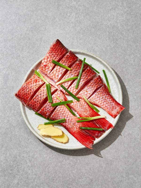 红鱼片配姜葱图片