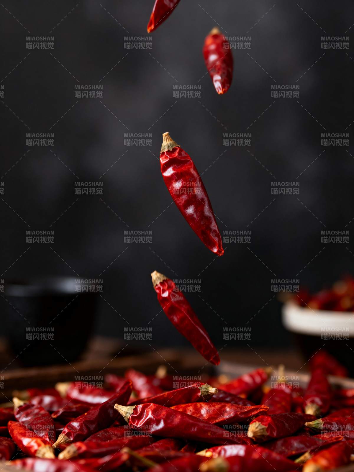 红椒飞舞图片