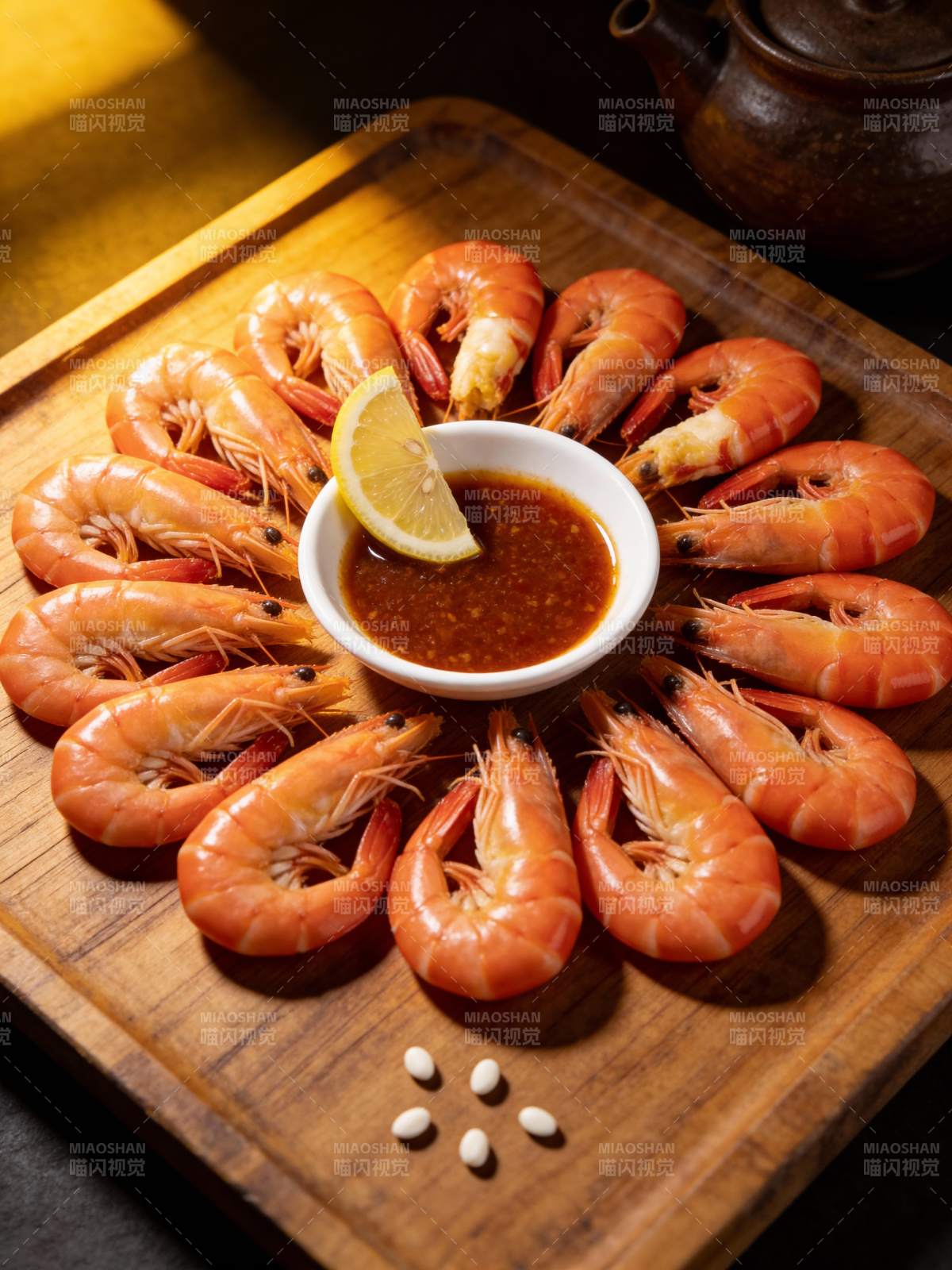 鲜虾配酱料图片