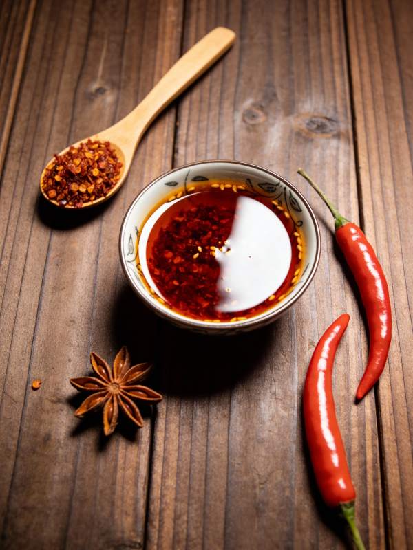 辣椒油与香料图片