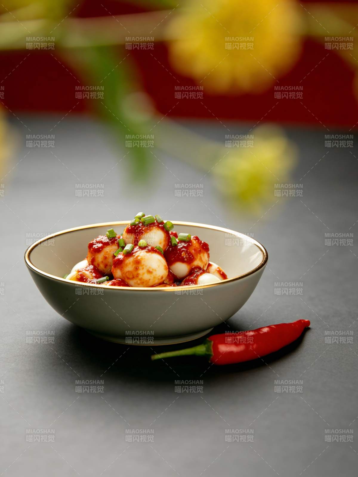 辣味鹌鹑蛋图片