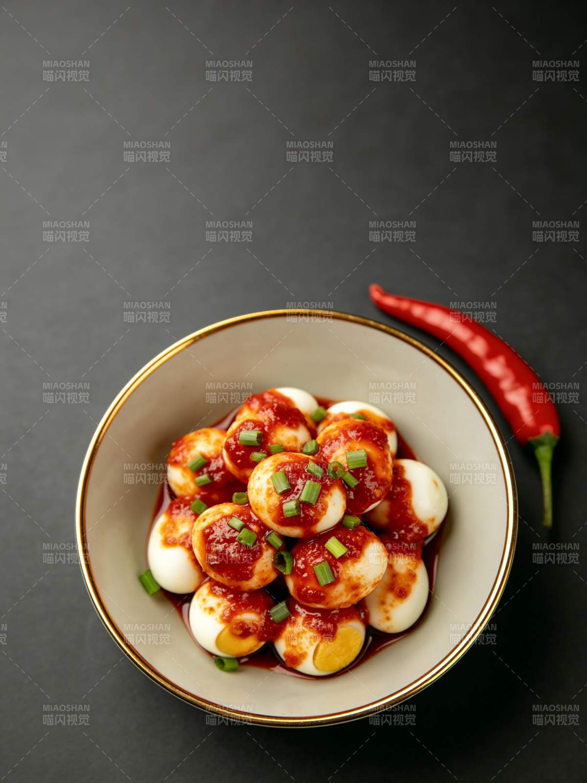 辣酱鹌鹑蛋图片