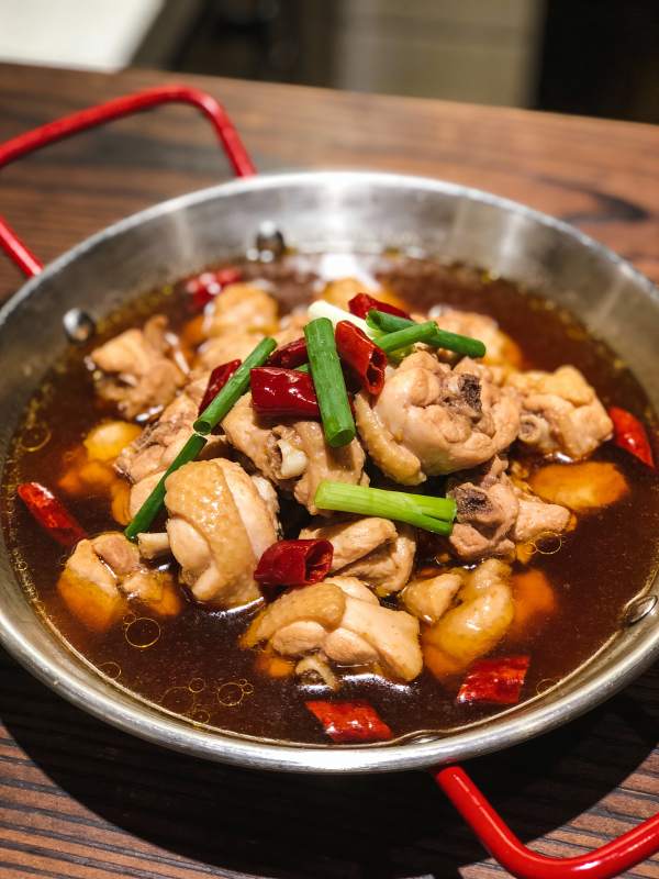 辣子鸡煲图片
