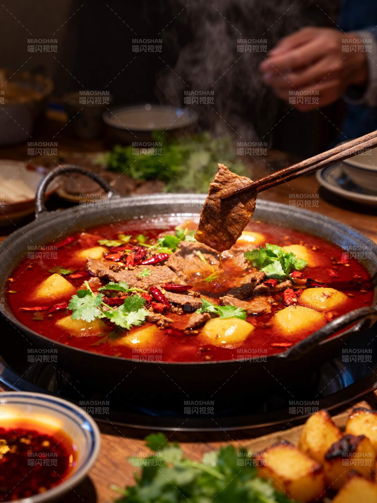 热辣牛肉火锅图片