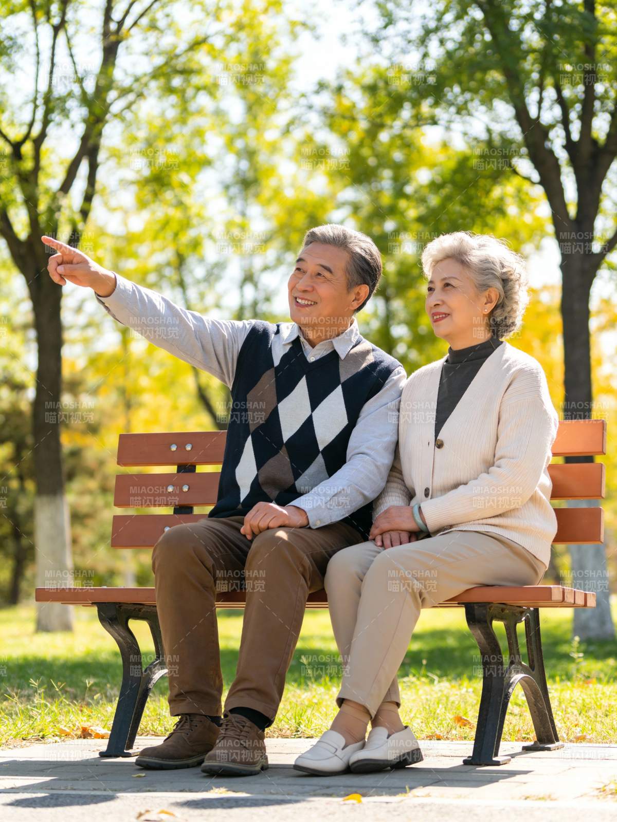 公园里的幸福时光图片