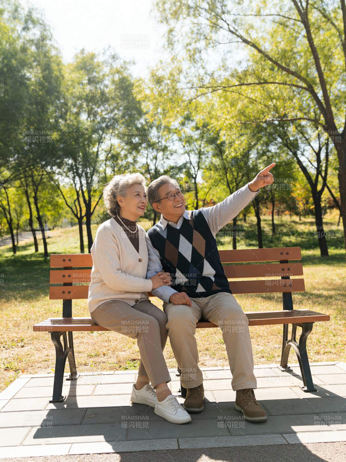 公园里的幸福时光图片