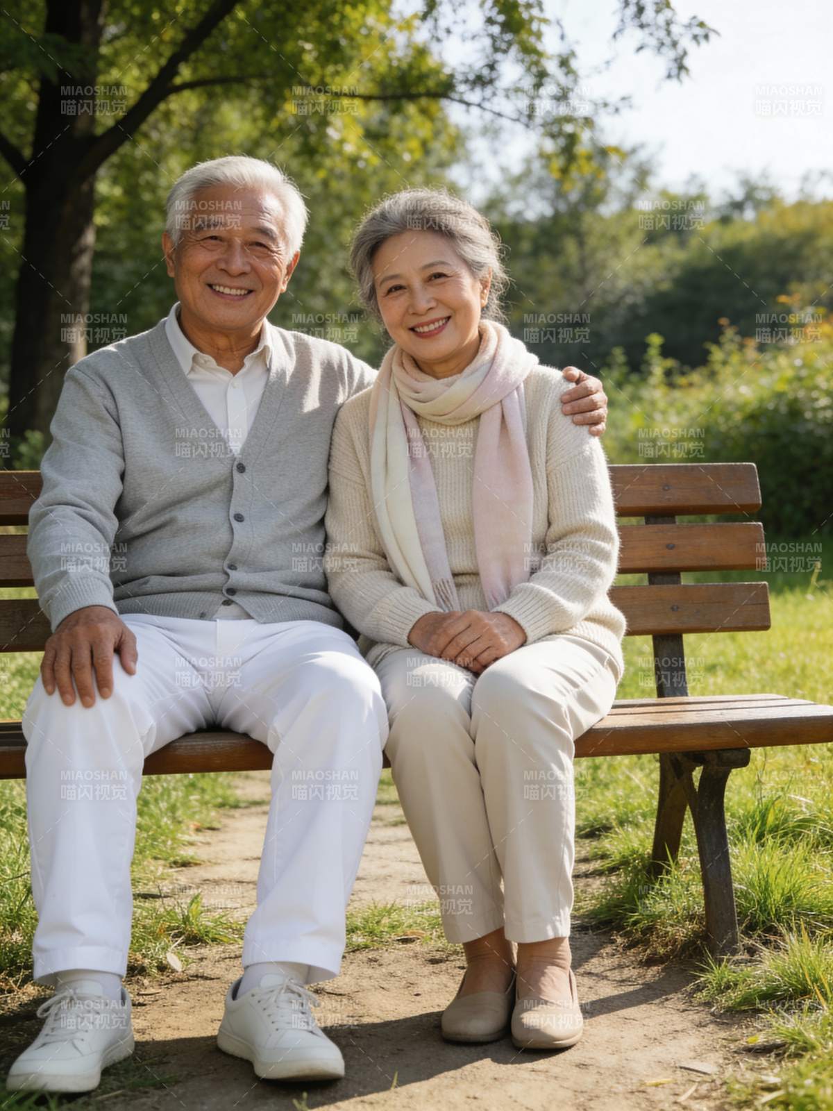 公园里的幸福晚年图片