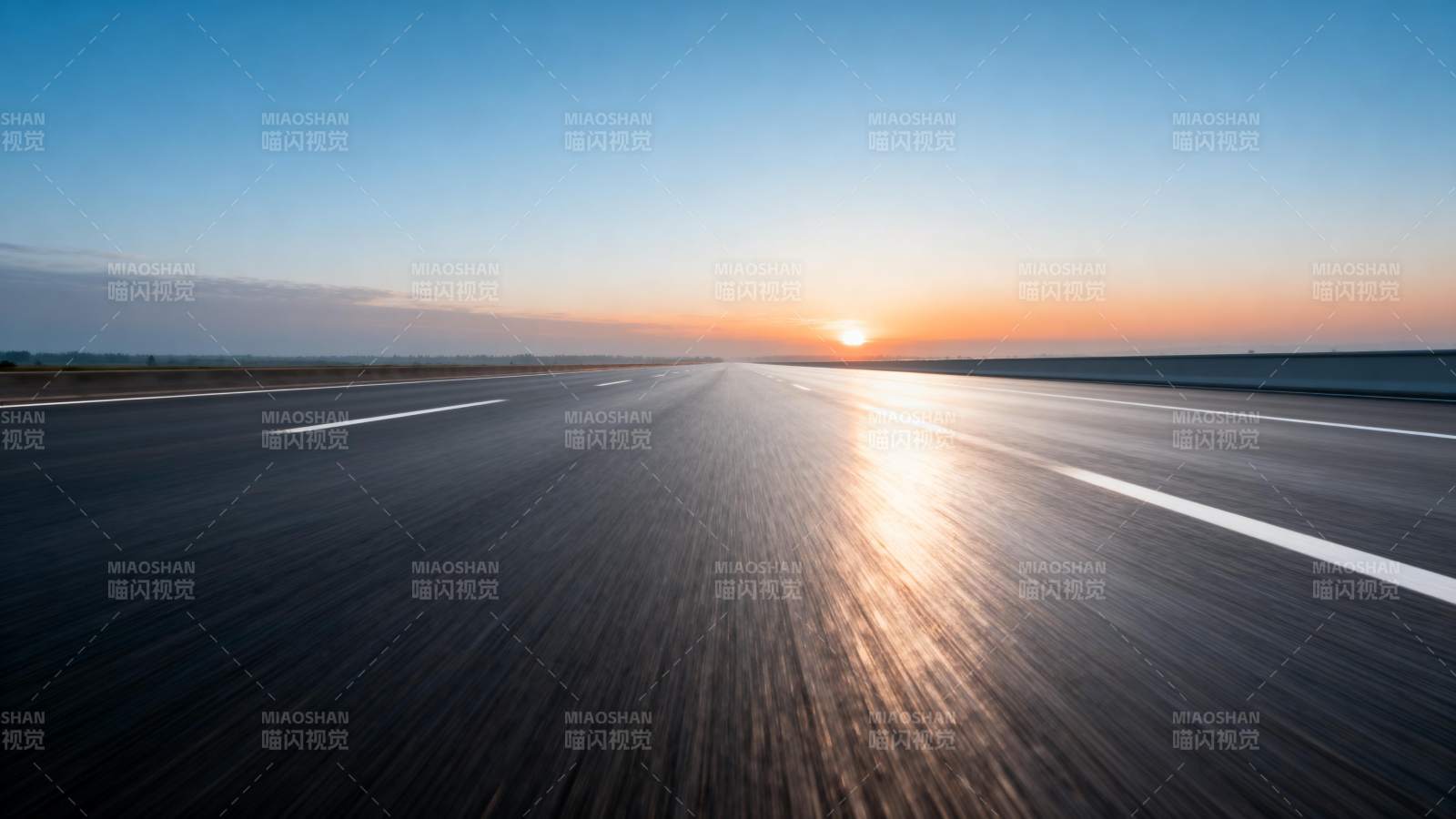 公路日出美景图片