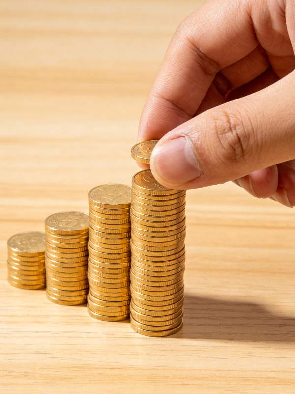 金币堆叠成长图图片