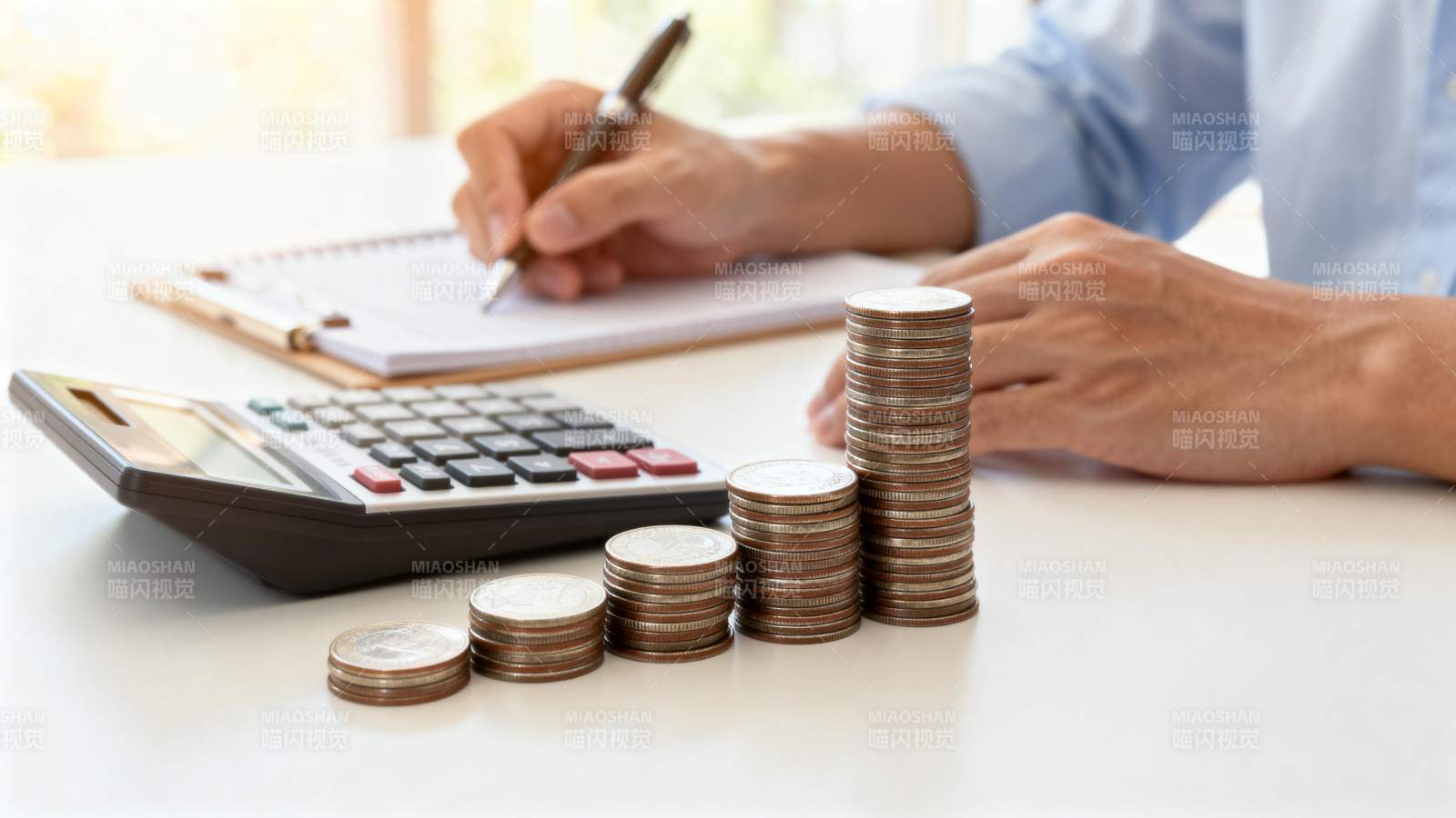 理财计算与存钱图片