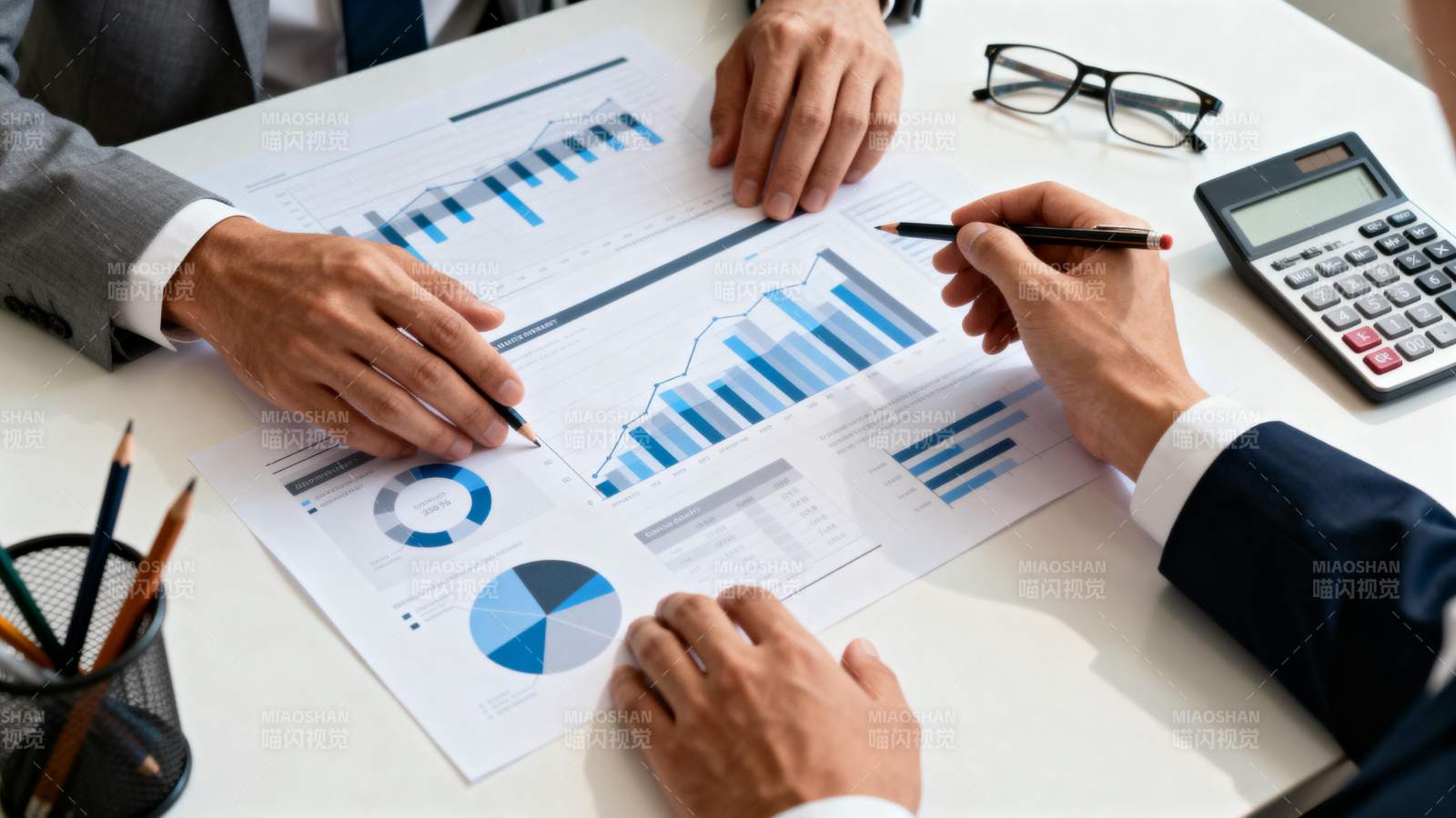 商务会议分析数据图片