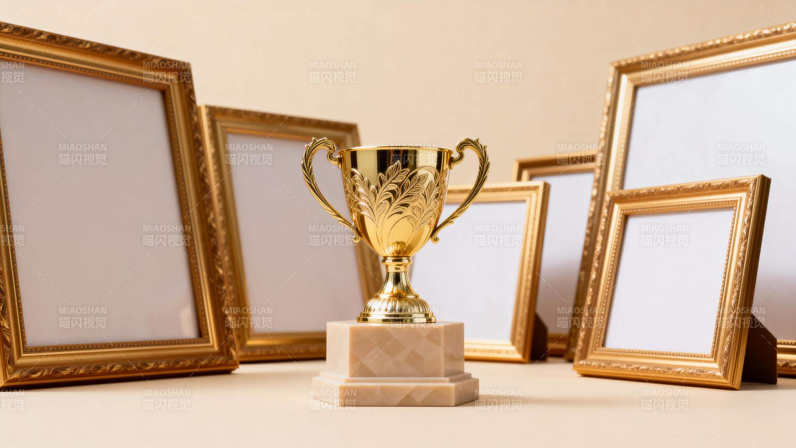 奖杯与相框陈列图片