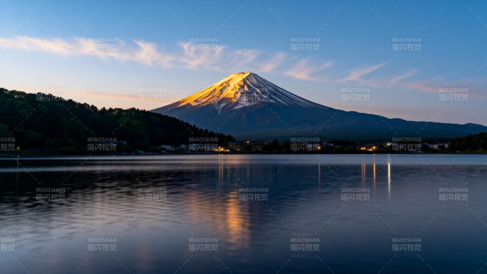富士山湖景晨曦图片
