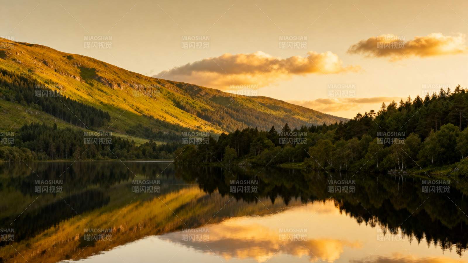 湖光山色映夕阳图片