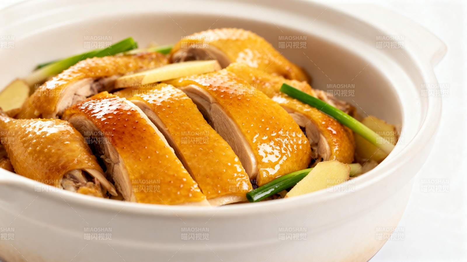 美味烤鸭配青葱图片