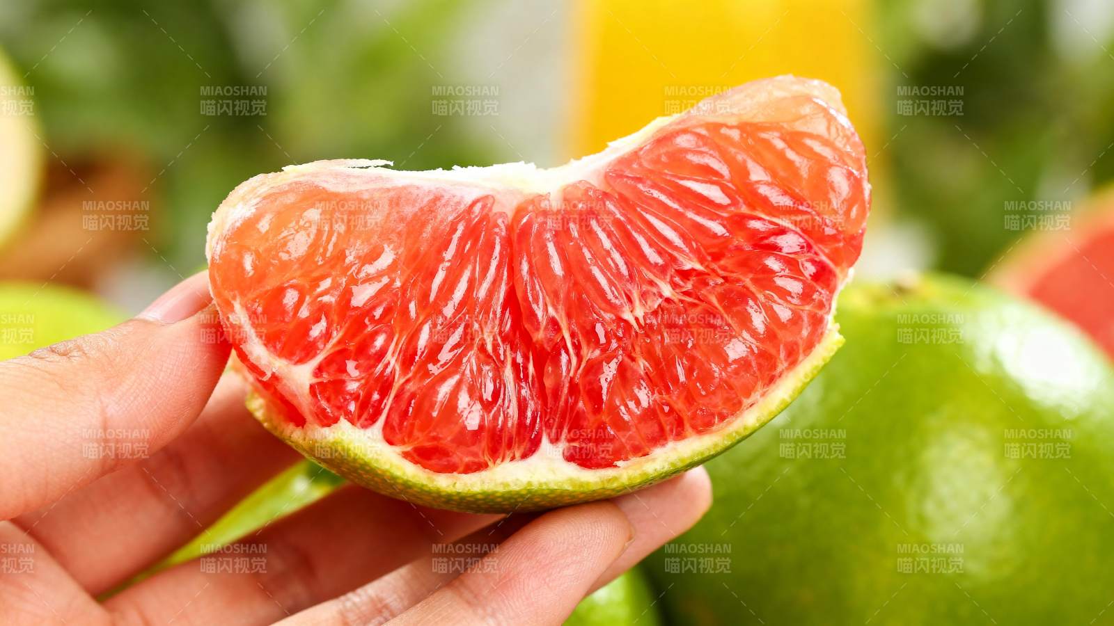 红心柚子特写图片